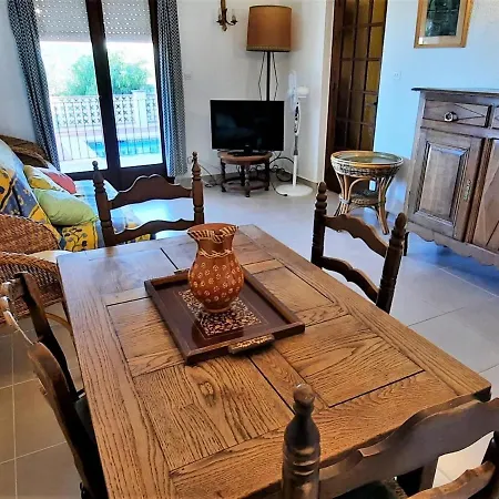 Amplio En Cap Ras Con Piscina Y Terraza - 4 Hab, Admite Mascotas, Cerca De La Playa - Es-170-18 * Llanca
